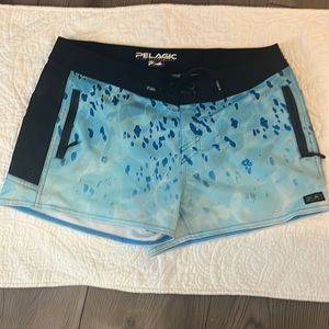 NWOT Pelagic Gear Ocean Master Shorts - Size: 4 - Blue Dorado